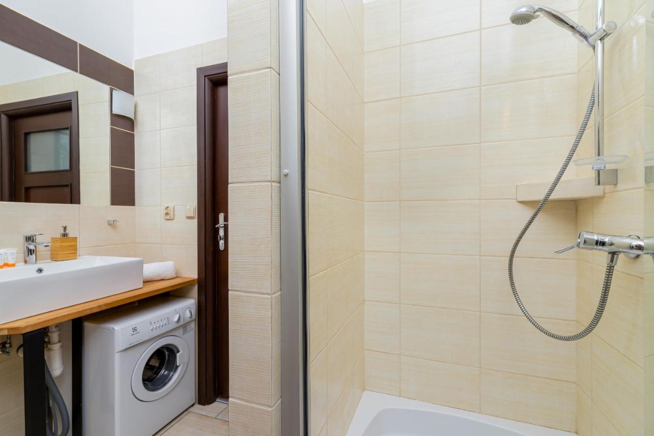 Kazimierz Apartments Near Wawel Royal Castle By Renters Krakow Ngoại thất bức ảnh